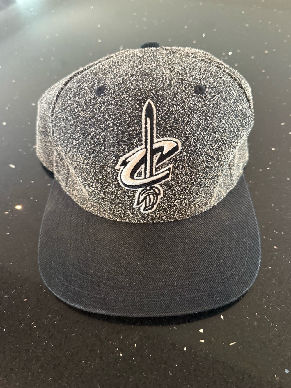 NBA Cleveland Cavaliers Mitchell & Ness Black and Heather Gray Snapback Hat